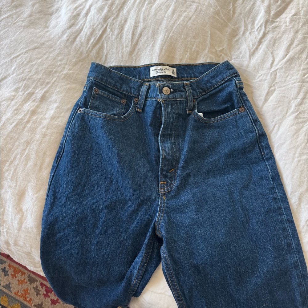 Abercrombie and Fitch 90s Straight Ultra High Rise